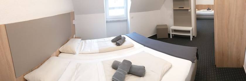 Imagen de la habitación del Hotel Kriemhilde. Foto 20