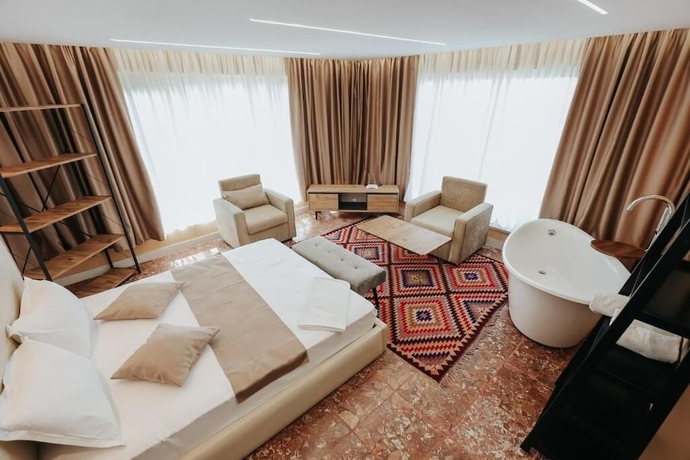Imagen de la habitación del Hotel Kristal, KORCE. Foto 3