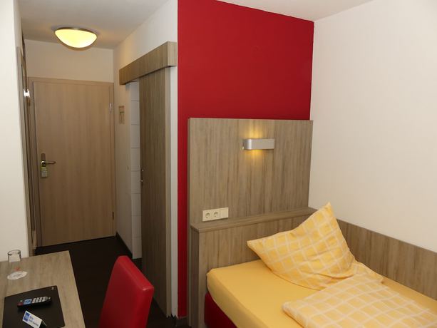 Imagen general del Hotel Krone, Deckenpfronn. Foto 3