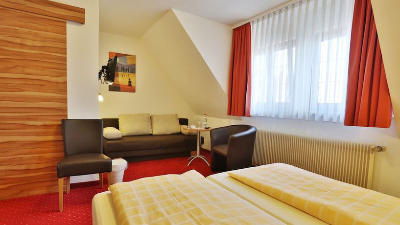 Imagen de la habitación del Hotel Krone, Deckenpfronn. Foto 13