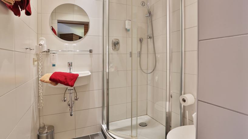 Imagen de la habitación del Hotel Krone, Deckenpfronn. Foto 18