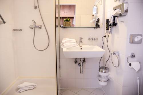 Imagen de la habitación del Hotel Krone, Freilassing. Foto 8