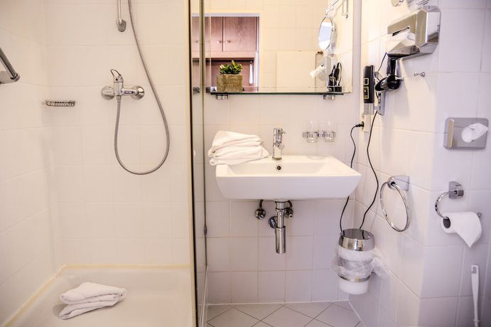 Imagen de la habitación del Hotel Krone, Freilassing. Foto 12