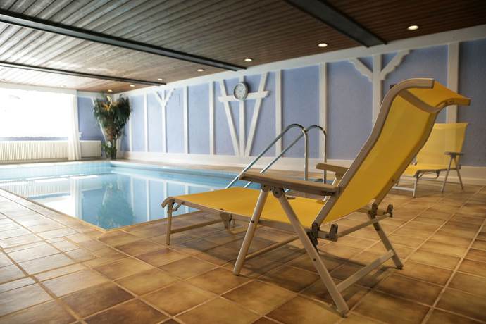Imagen de la piscina del Hotel Krone, Hirschberg. Foto 19
