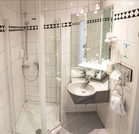 Imagen de la habitación del Hotel Krone, Hirschberg. Foto 8