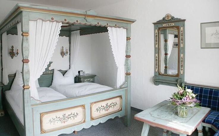 Imagen de la habitación del Hotel Krone, Hirschberg. Foto 10