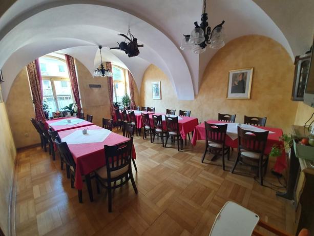 Imagen del bar/restaurante del Hotel Krone, Rehau. Foto 2