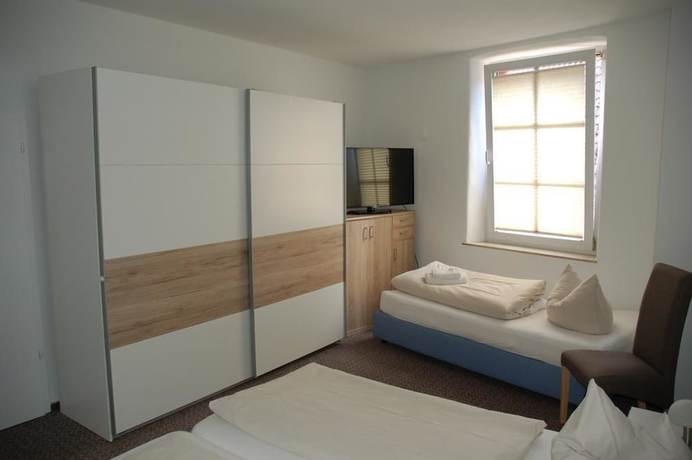Imagen de la habitación del Hotel Kurfürst. Foto 4