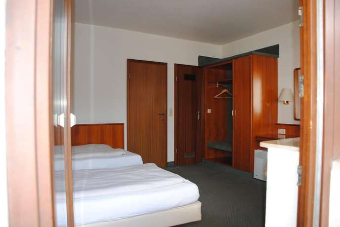Imagen de la habitación del Hotel Kurfürst. Foto 10