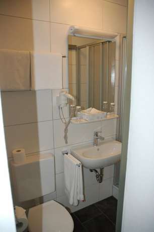 Imagen de la habitación del Hotel Kurfürst. Foto 13