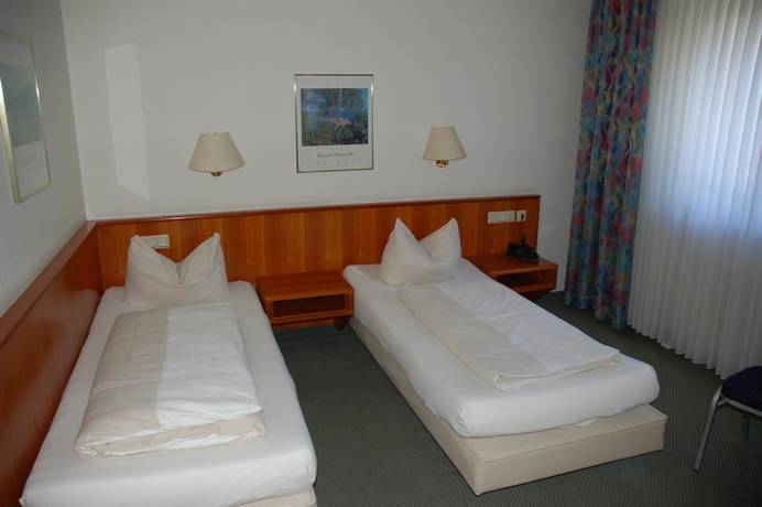 Imagen de la habitación del Hotel Kurfürst. Foto 17