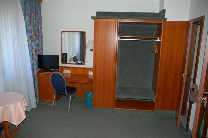 Imagen de la habitación del Hotel Kurfürst. Foto 18