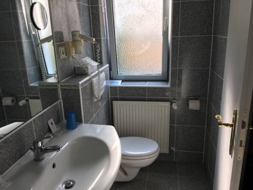 Imagen de la habitación del Hotel K&uuml;bel. Foto 3