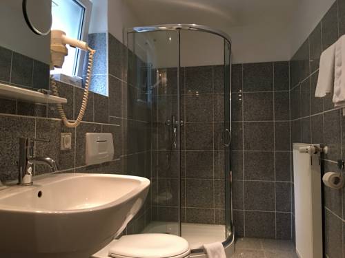 Imagen de la habitación del Hotel K&uuml;bel. Foto 6