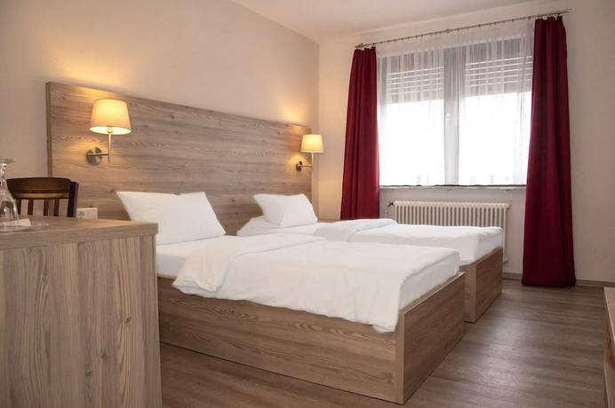 Imagen de la habitación del Hotel Kübler. Foto 11