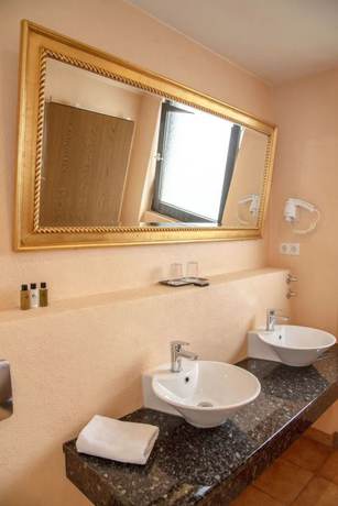 Imagen de la habitación del Hotel Kübler. Foto 13