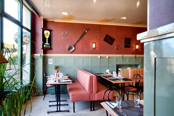 Imagen del bar/restaurante del Hotel L Arcombelle. Foto 2