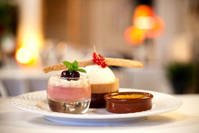 Imagen del bar/restaurante del Hotel L Arcombelle. Foto 4