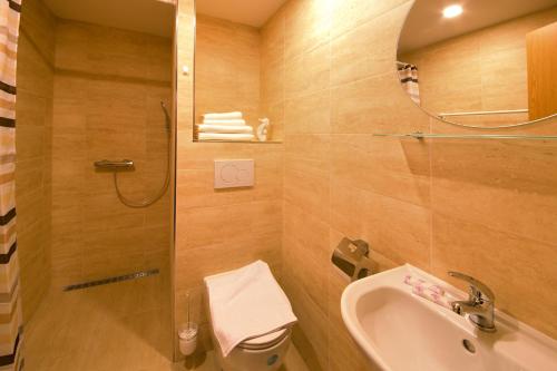Imagen de la habitación del Hotel LA PORT. Foto 7