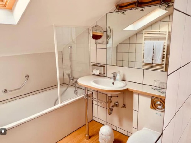 Imagen de la habitación del Hotel LANDHAUS K&Uuml;RRENBERG. Foto 4