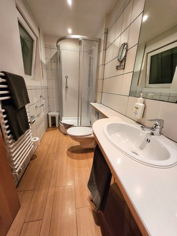 Imagen de la habitación del Hotel LANDHAUS K&Uuml;RRENBERG. Foto 17