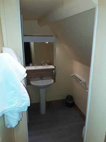 Imagen de la habitación del Hotel L\'Ecailler. Foto 2