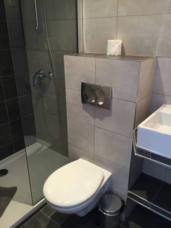 Imagen de la habitación del Hotel La Corniche D'or Mandelieu. Foto 6