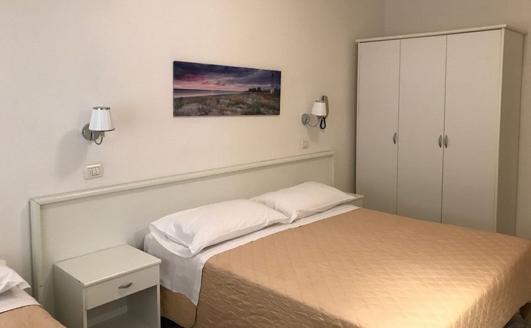 Imagen de la habitación del Hotel La Fenice. Foto 6