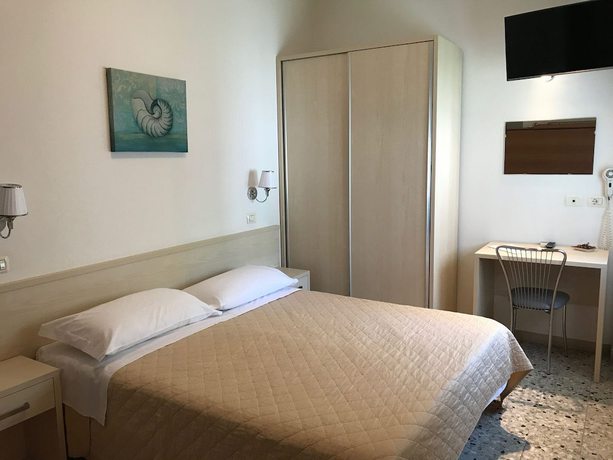 Imagen de la habitación del Hotel La Fenice. Foto 7