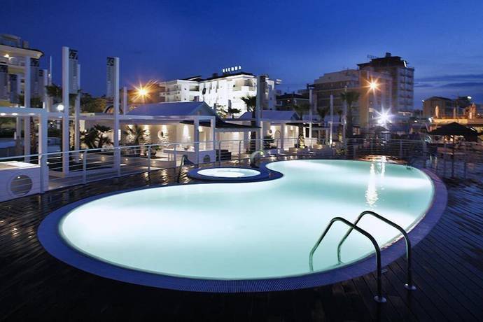Imagen de los exteriores del Hotel La Fenice. Foto 15