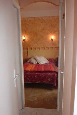 Imagen de la habitación del Hotel La Font De Lauro. Foto 5