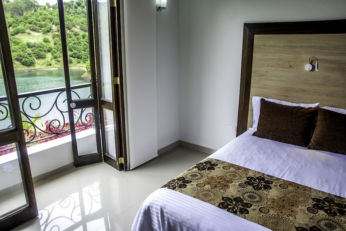 Imagen de la habitación del Hotel La Magdalena. Foto 13