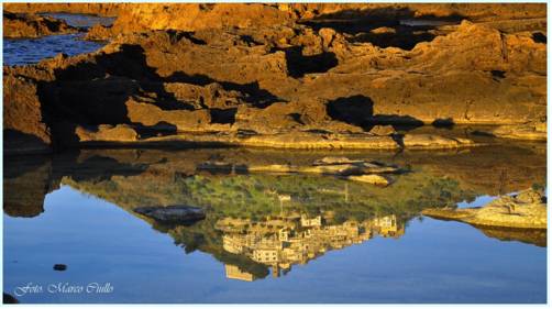 Imagen de la habitación del Hotel La Marina. Foto 14