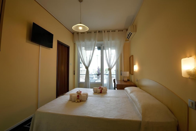 Imagen de la habitación del Hotel La Mediterranea. Foto 11