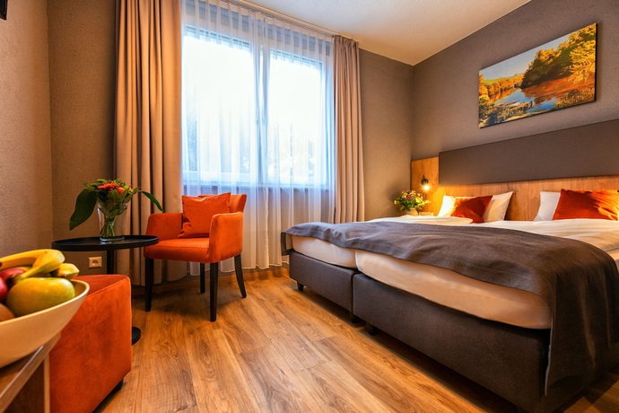Imagen de la habitación del Hotel La Mirabelle. Foto 11