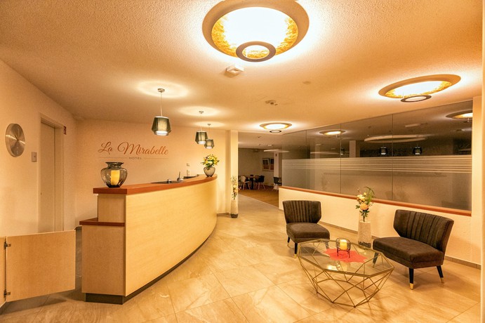 Imagen del bar/restaurante del Hotel La Mirabelle. Foto 3