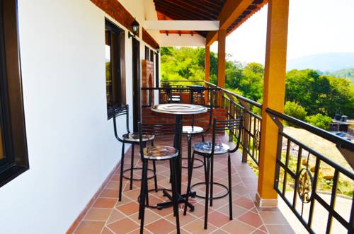 Imagen de la habitación del Hotel La Monta&ntilde;a San Gil. Foto 2