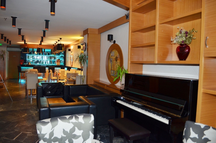 Imagen de los interiores del Hotel La Piano. Foto 6