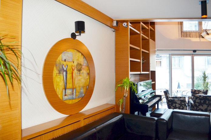 Imagen de los interiores del Hotel La Piano. Foto 7