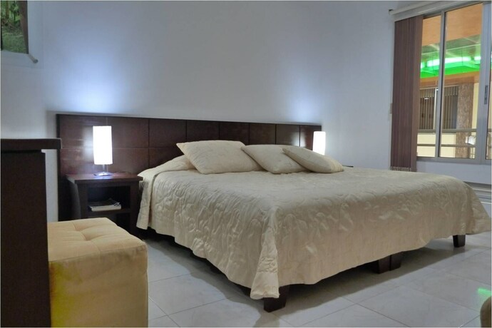 Imagen de la habitación del Hotel La Quinta Porra. Foto 4