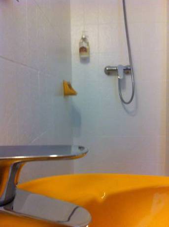 Imagen de la habitación del Hotel La Victoire. Foto 15