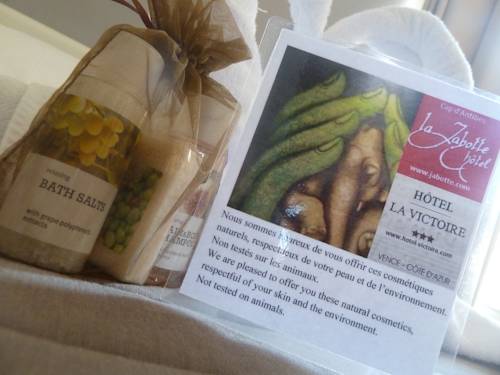 Imagen de la habitación del Hotel La Victoire. Foto 17