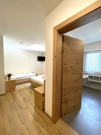 Imagen de la habitación del Hotel Lago della Creta. Foto 16