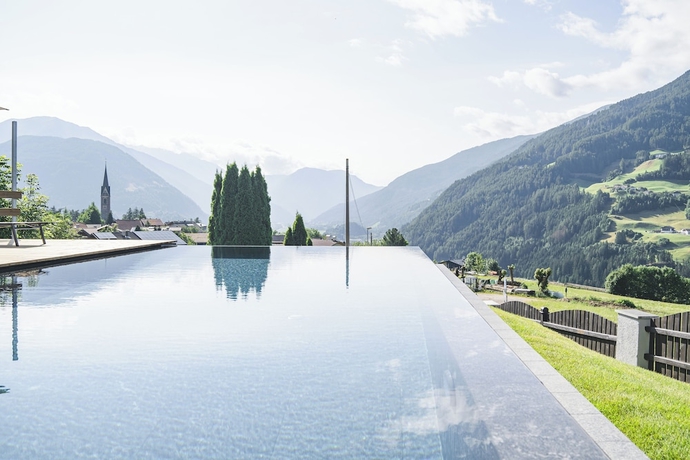 Imagen de la piscina del Hotel Lahnerhof. Foto 13