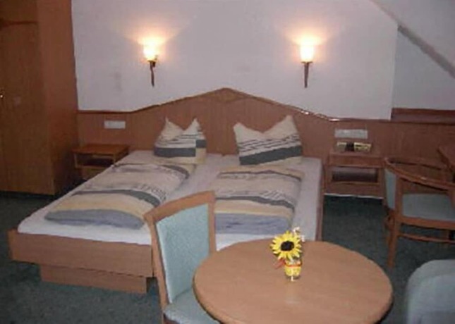 Imagen de la habitación del Hotel - Landgasthaus Zum Hirsch. Foto 8