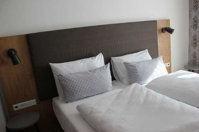 Imagen de la habitación del Hotel Landgasthof Brunnthal. Foto 6
