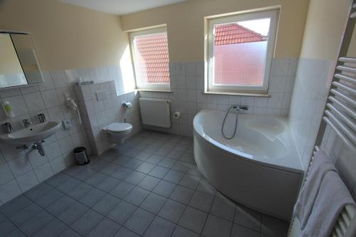 Imagen de la habitación del Hotel Landgasthof Zur Alten Scheune. Foto 8