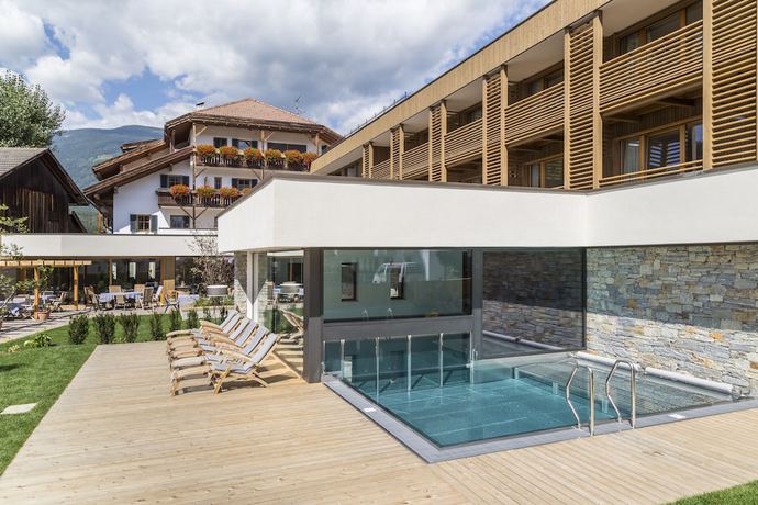 Imagen de la piscina del Hotel Langgenhof. Foto 20