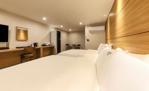 Imagen general del Hotel Laon. Foto 15