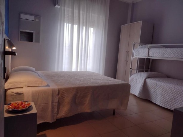 Imagen de la habitación del Hotel Le Ali. Foto 2